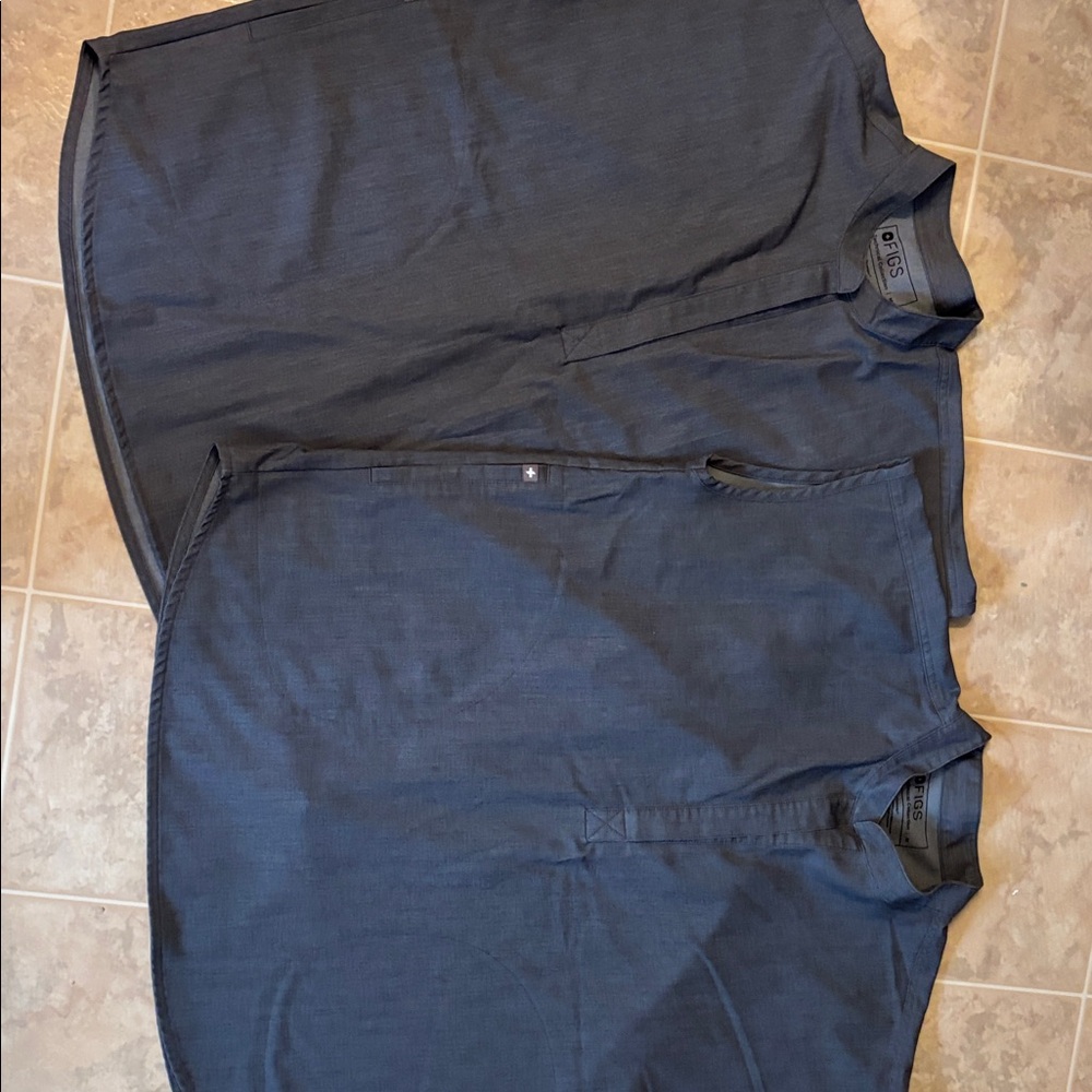 (2) M Women’s FIGS Graphite Gray Scrub Tops